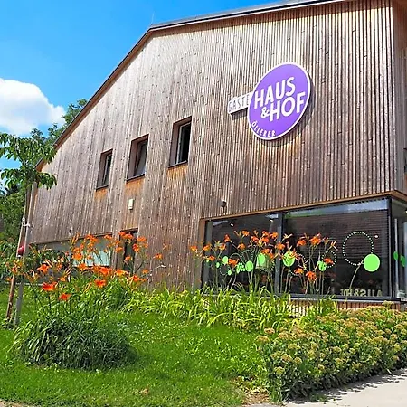 Gaestehaus & Hofkueche Oellerer מלון